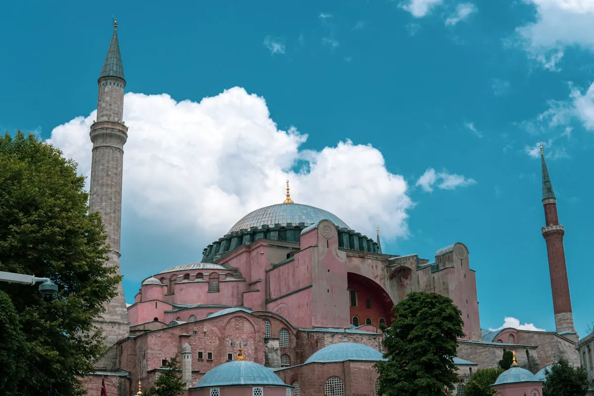 İstanbul Kültür Turu: Tarihi Mekanlar ve Gezi Rehberi