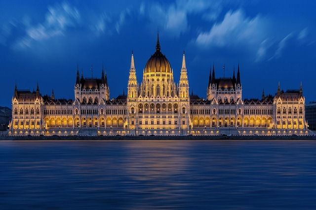 BERLİN VE HALLSTATT ILE  BİR ORTA AVRUPA MASALI TURU Türk Hava Yolları ile 6 gece Sabah Salzburg Gidiş – Akşam Berlin Dönüş