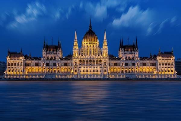BERLİN VE HALLSTATT ILE BİR ORTA AVRUPA MASALI TURU Türk Hava Yolları ile 6 gece Sabah Salzburg Gidiş – Akşam Berlin Dönüş