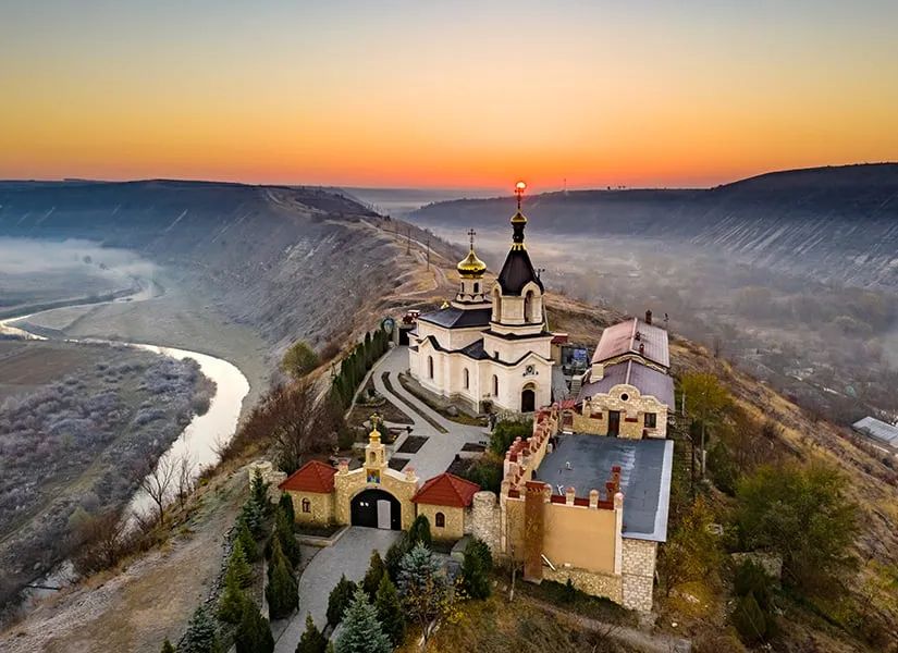 Saklı Ülkelerin İzinde Eşsiz Moldova Turu 3 Gece 4 Gün Perşembe – Pazar